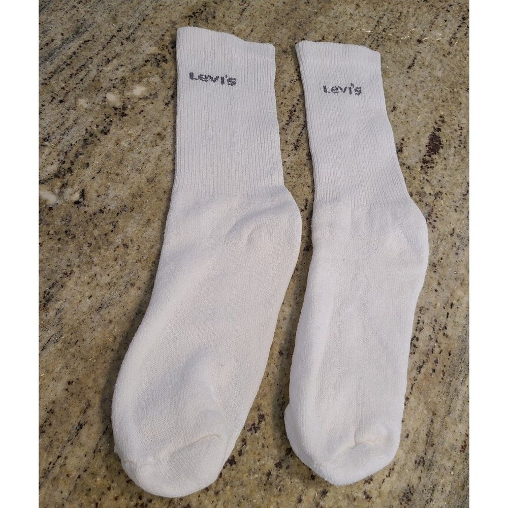 One Pair Levis White Socks Spellout. Size Unknown Unisex